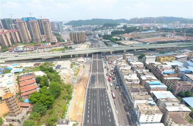 銀燈立交銀海大道跨線橋梁主線7月31日通車(chē)